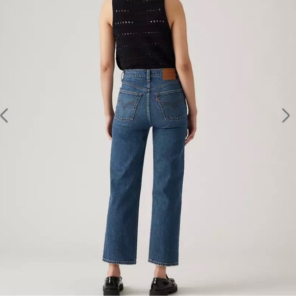 Levi’s Ribcage Straight - Picture 3 of 8
